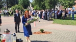 Złożenie kwiatów przed Pomnikiem Sybiraka, fot. Adam Dąbrowski