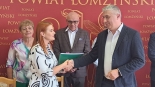 Podpisanie umów na budowę nowych dróg w powiecie łomżyńskim, 8.08.2024, fot. Adam Dąbrowski