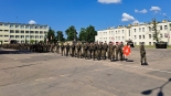 Przysięga żołnierzy dobrowolnej zasadniczej służby wojskowej w 18. Białostockim Pułku Rozpoznawczym, 8.07.2023, fot. Wojciech Szubzda