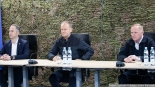 Donald Tusk w Wojskowym Zgrupowaniu Zadaniowym Podlasie w Karakulach, 11.05.2024, fot. Joanna Szubzda