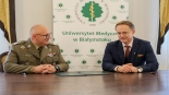 Podpisanie porozumienia pomiędzy Uniwersytetem Medycznym w Białymstoku a 16. Pomorską Dywizją Zmechanizowaną, 16.09.2025, źródło: UMB