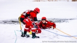Ćwiczenia strażaków z działań na lodzie, 19.02.2025, fot. Sylwia Krassowska